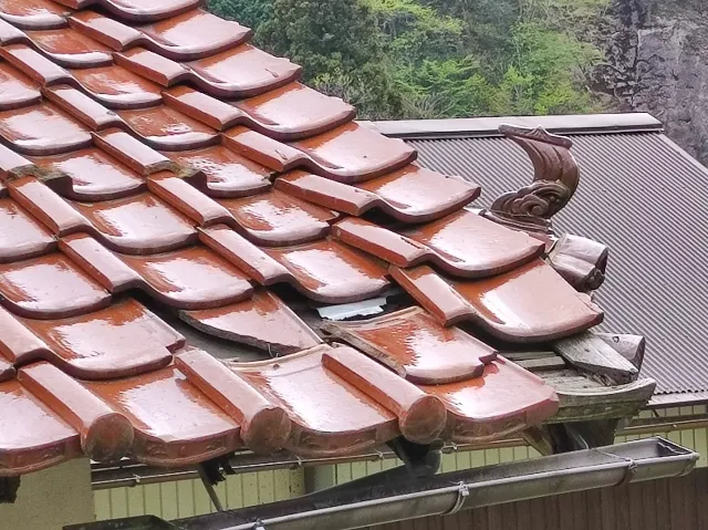 松戸市・鎌ケ谷市での雨漏り原因調査と専門スタッフによる確実な雨漏り修理施工